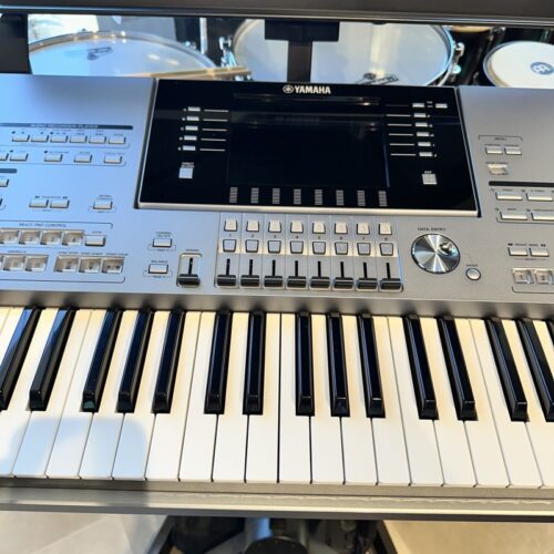 YAMAHA TYROS 5 ARRANGER WORKSTATION 76 TASTI USATO