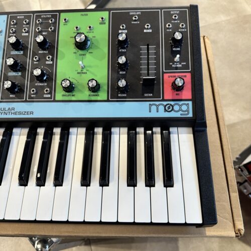 MOOG GRANDMOTHER SYNTH SEMI MODULARE ANALOGICO USATO