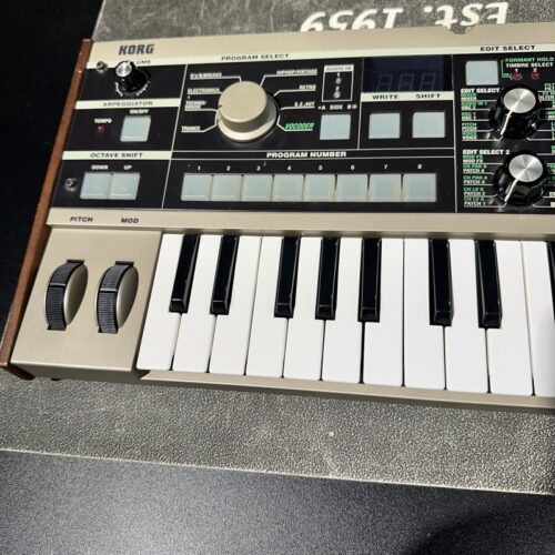 KORG MICROKORG SYNTH 37 TASTI USATO