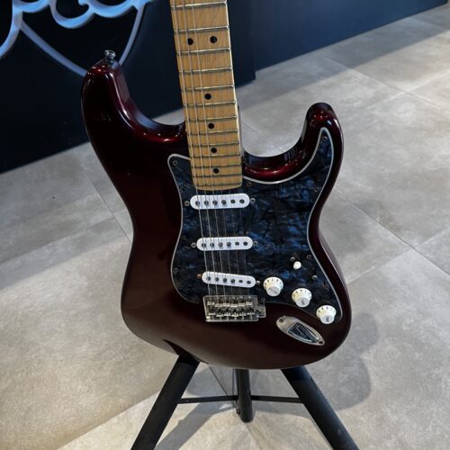 FENDER ASSEMBLATA WINE RED CHITARRA ELETTRICA USATO