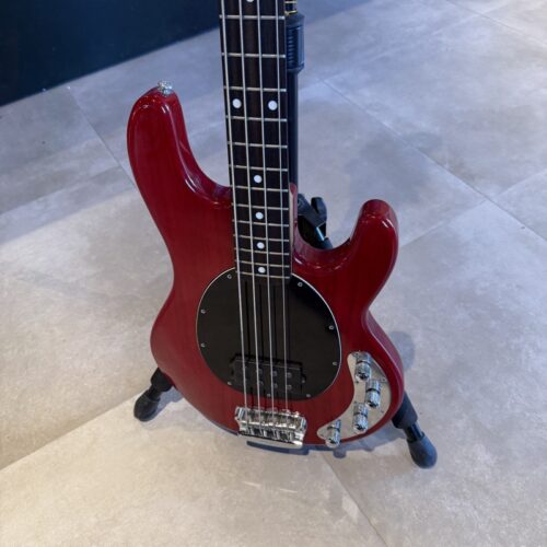 MUSIC MAN STINGRAY 4 CORDE BASSO ELETTRICO 2006 RED USATO