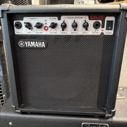 YAMAHA GA-15 AMPLIFICATORE COMBO PER CHITARRA ELETTRICA USATO