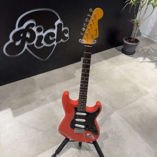 NO BRAND CHITARRA ELETTRICA TIPO STRATOCASTER ASSEMBLATA USATO