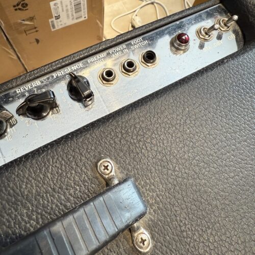 FENDER DEVILLE 4X10 AMPLIFICATORE PER CHITARRA ELETTRICA USATO