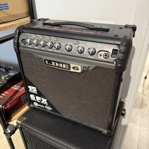 LINE 6 SPIDER III 15 COMBO 1X8 15W AMPLIFICATORE USATO