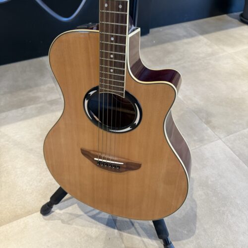 YAMAHA APX500II CHITARRA ACUSTICA ELETTRIFICATA A CASSA STRETTA USATO