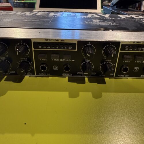 BEHRINGER POWERPLAY PRO-XL HA4700 PREAMP PER CUFFIE USATO